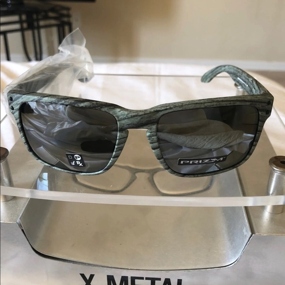 Oakley sunglasses - Picture 2 of 7